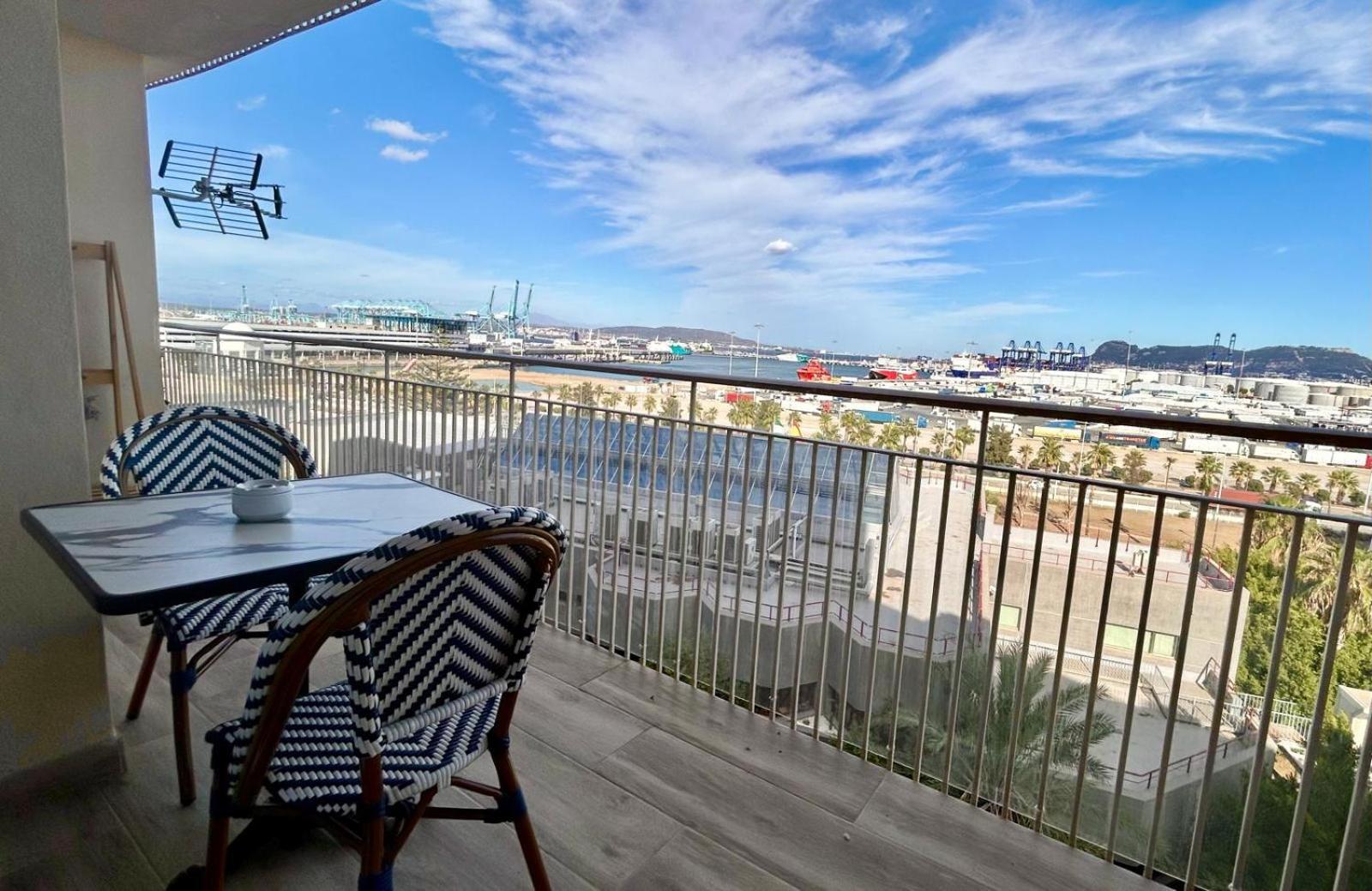 Apartamento Moderno Y Amplio Con Vistas A La Bahia Algésiras Extérieur photo